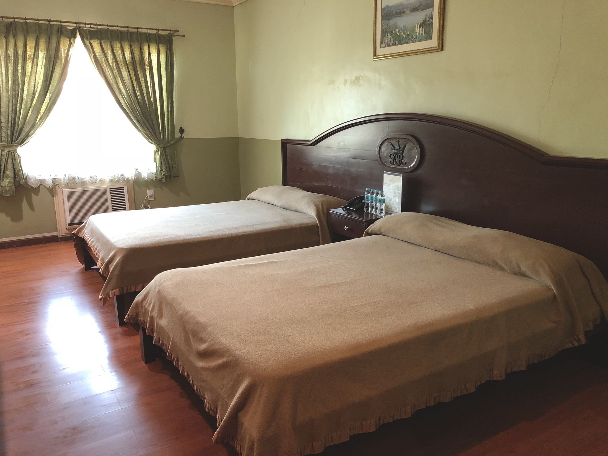 King'S Royale Hotel And Resort Bacolor Exterior foto